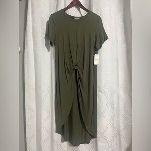 London Rose Olive Green High-Low Top ~ Size Large